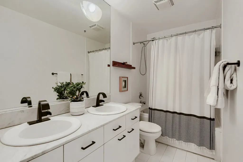 2511 West Moffat Street Chicago IL 60647
