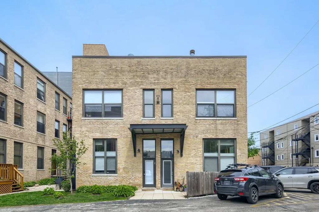 2511 West Moffat Street Chicago IL 60647