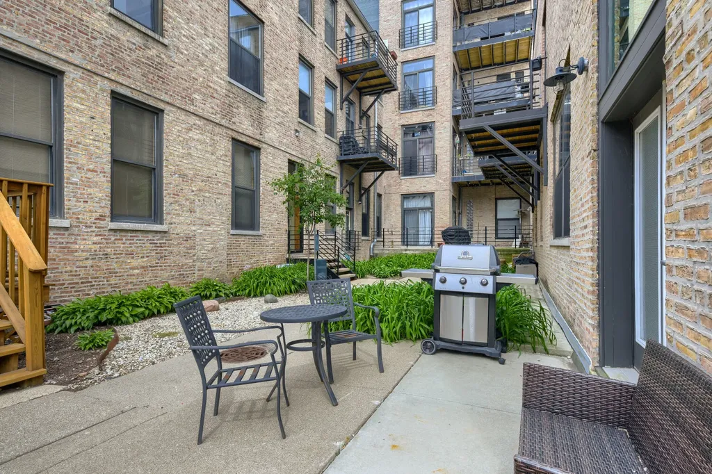 2511 West Moffat Street Chicago IL 60647