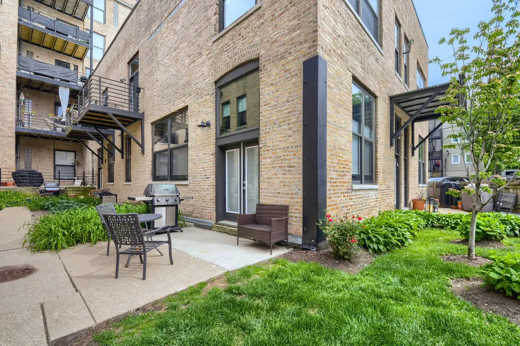 2511 West Moffat Street Chicago IL 60647