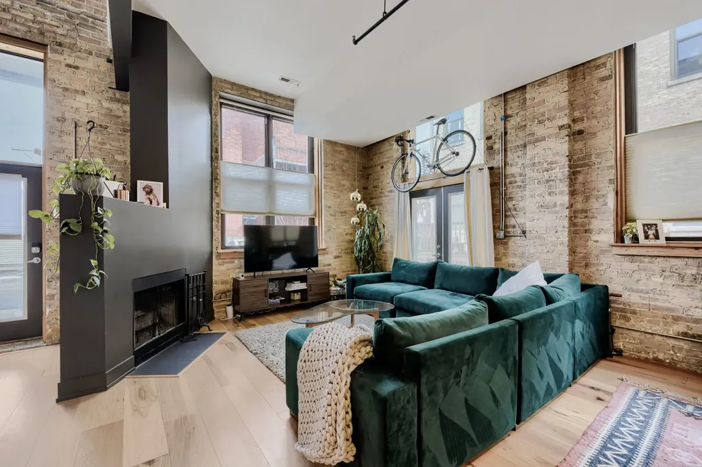 2511 West Moffat Street Chicago IL 60647