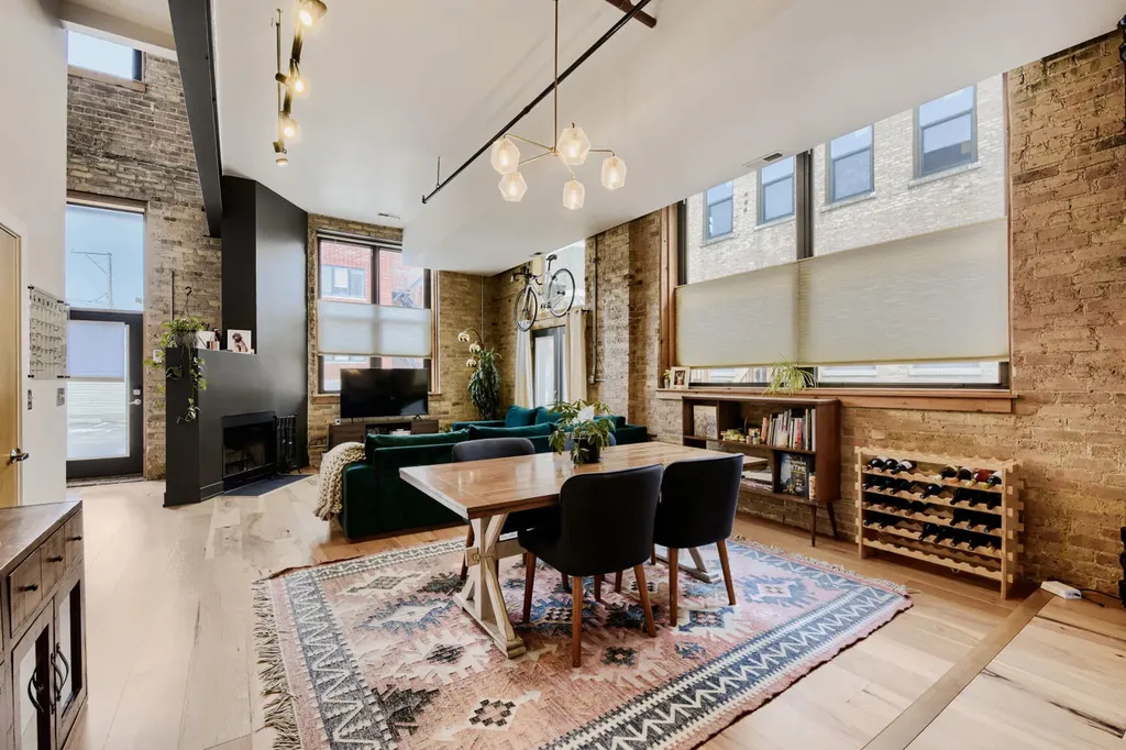 2511 West Moffat Street Chicago IL 60647