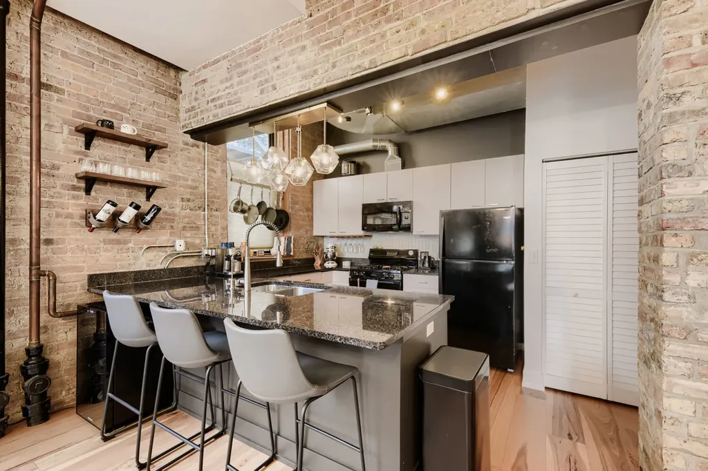 2511 West Moffat Street Chicago IL 60647