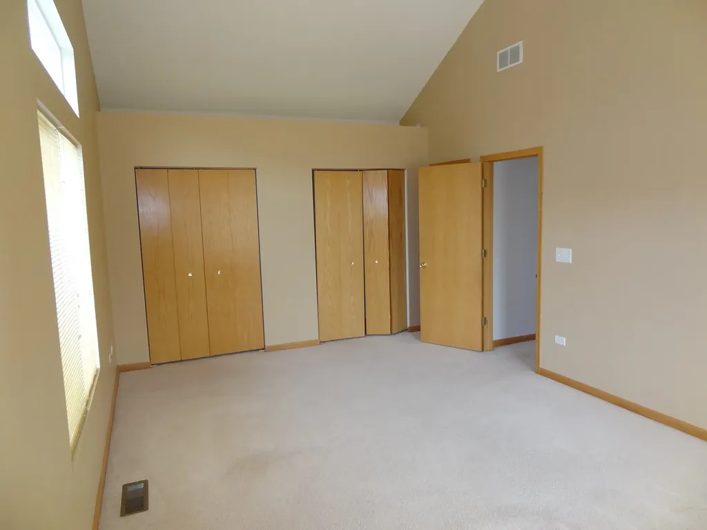131 Enclave Circle Bolingbrook IL 60440