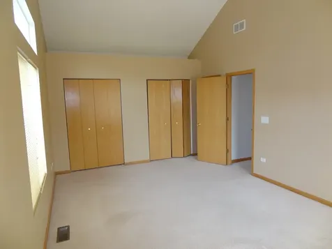 131 Enclave Circle Bolingbrook IL 60440