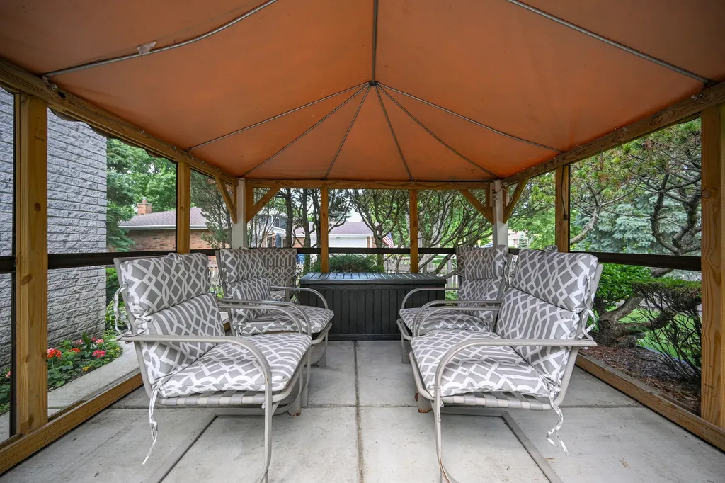7100 Terrace Drive Downers Grove IL 60516