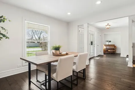 1653 North Douglas Avenue Arlington Heights IL 60004