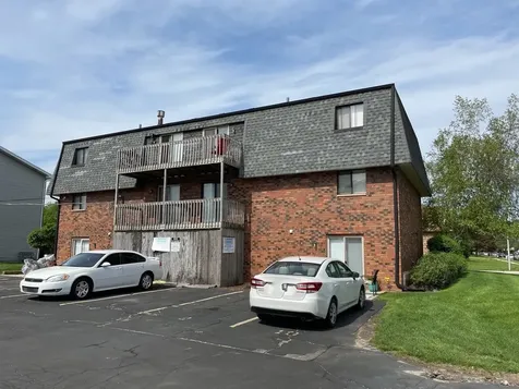 1253 Getzelman Drive Elgin IL 60123