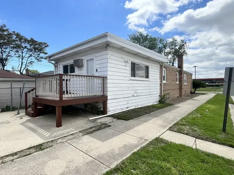 7458 West 64th Place Summit IL 60501