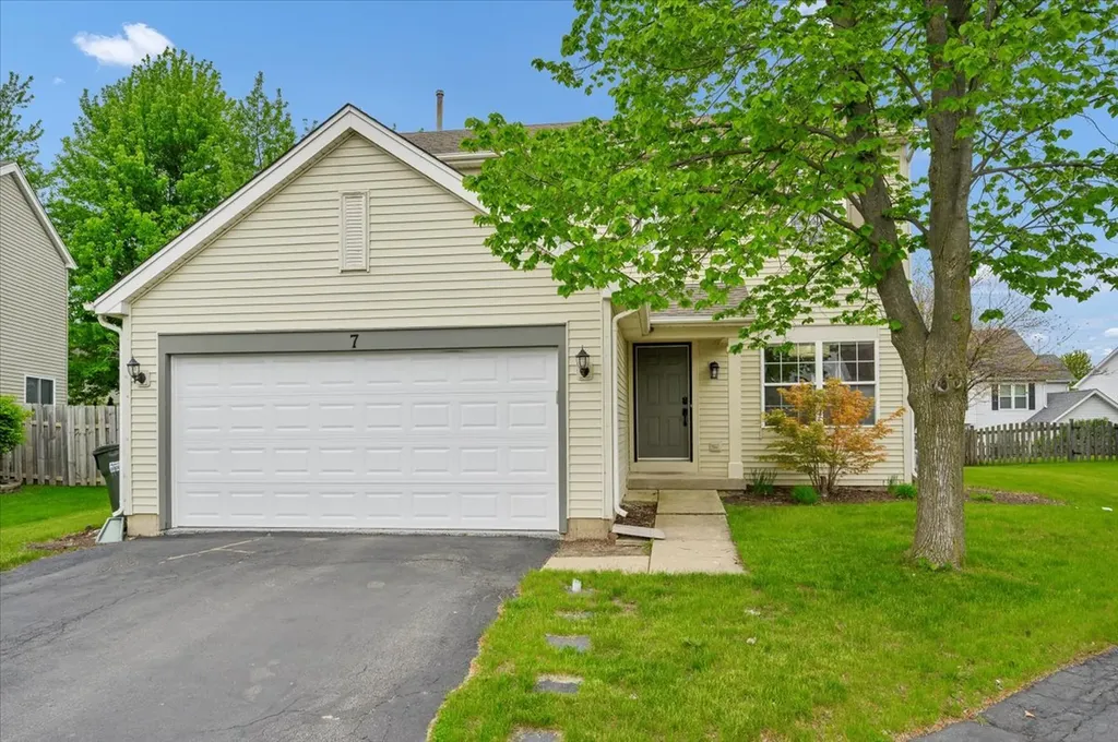 7 Appletree Court Lake In The Hills IL 60156