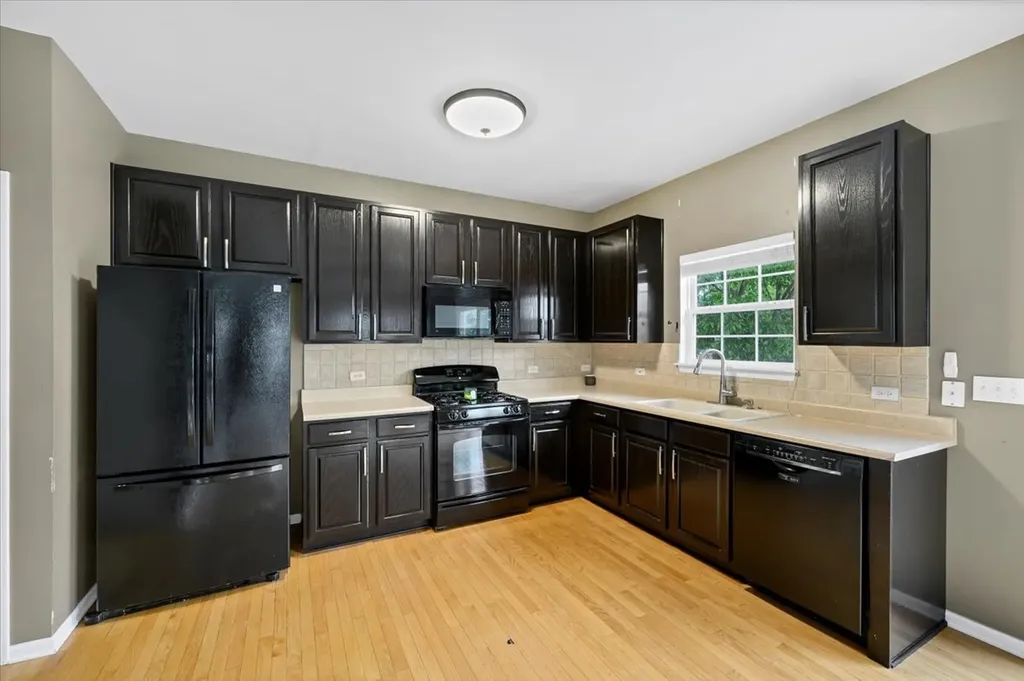 7 Appletree Court Lake In The Hills IL 60156
