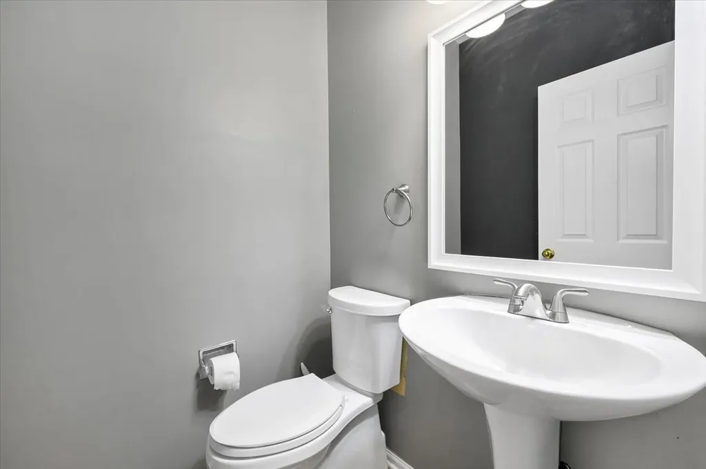 7 Appletree Court Lake In The Hills IL 60156