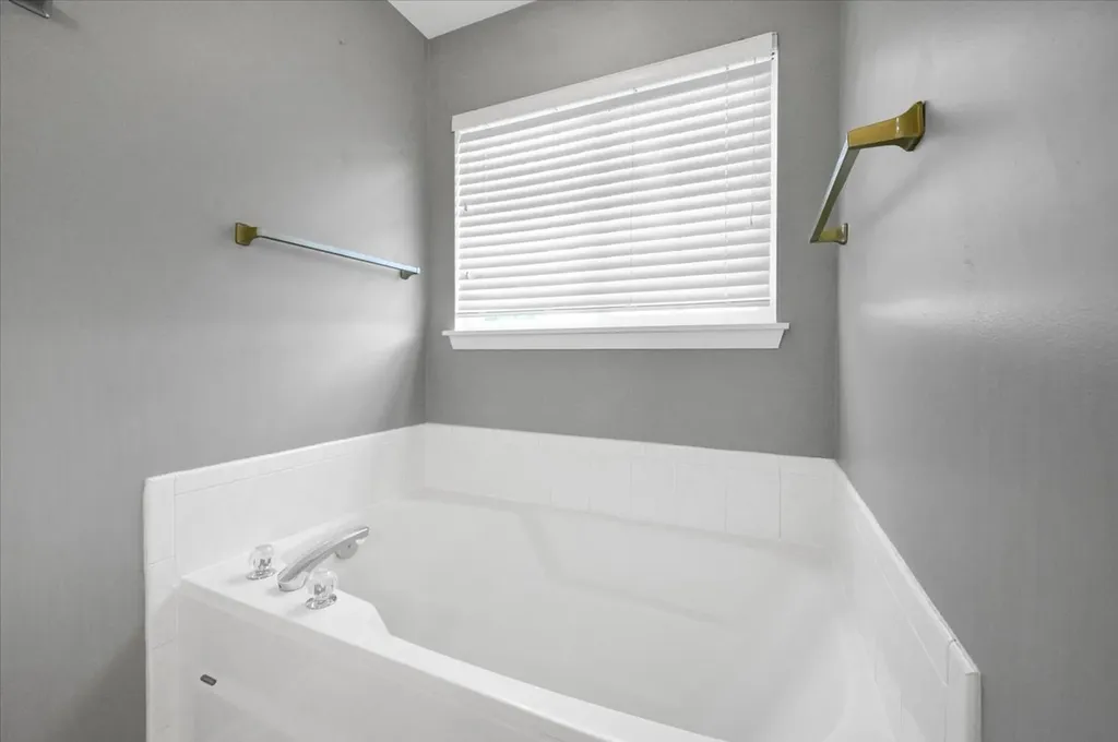 7 Appletree Court Lake In The Hills IL 60156