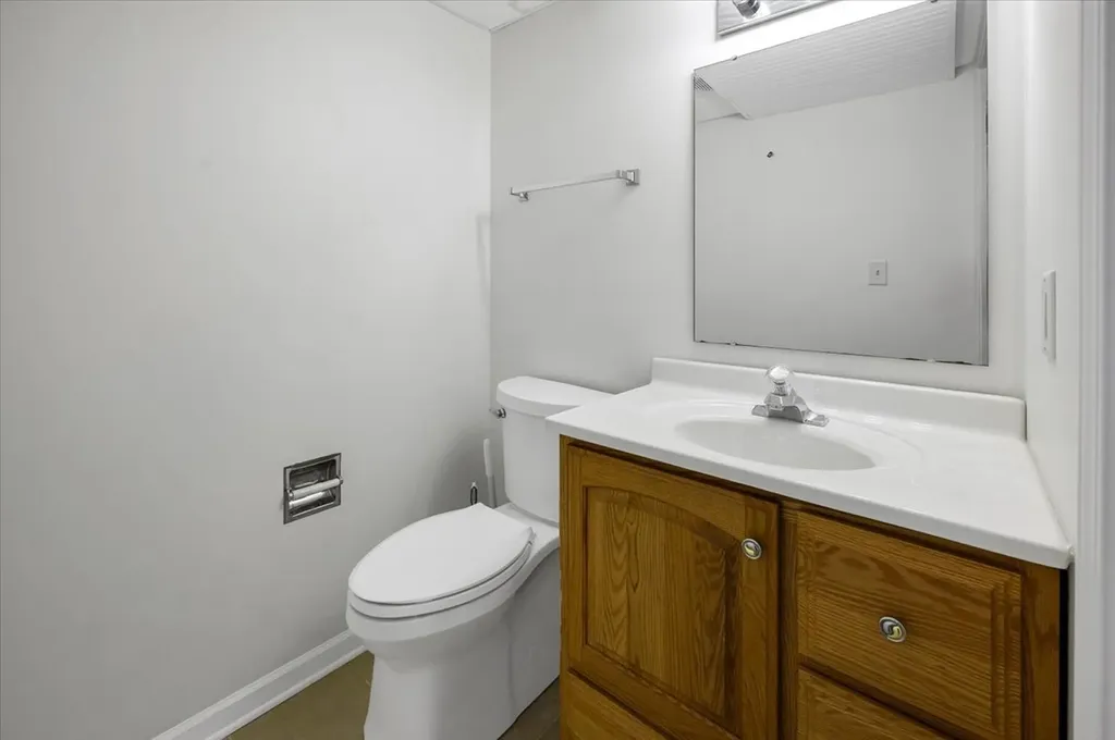 7 Appletree Court Lake In The Hills IL 60156