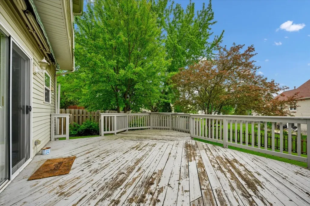 7 Appletree Court Lake In The Hills IL 60156