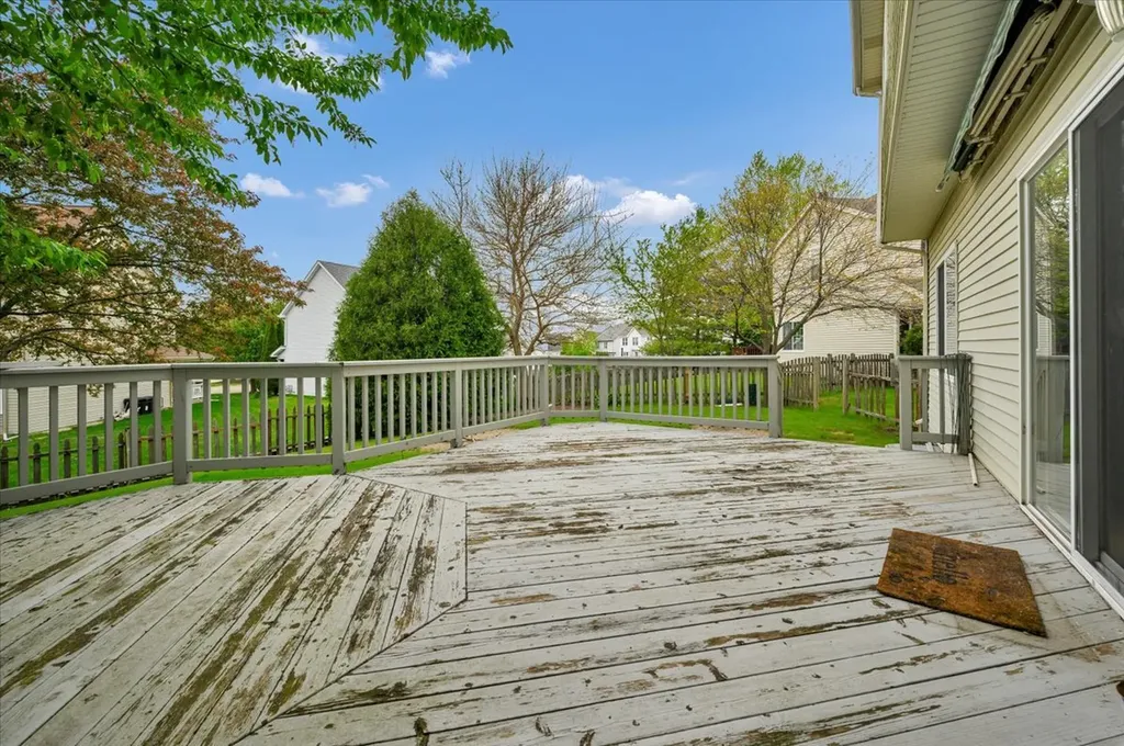 7 Appletree Court Lake In The Hills IL 60156