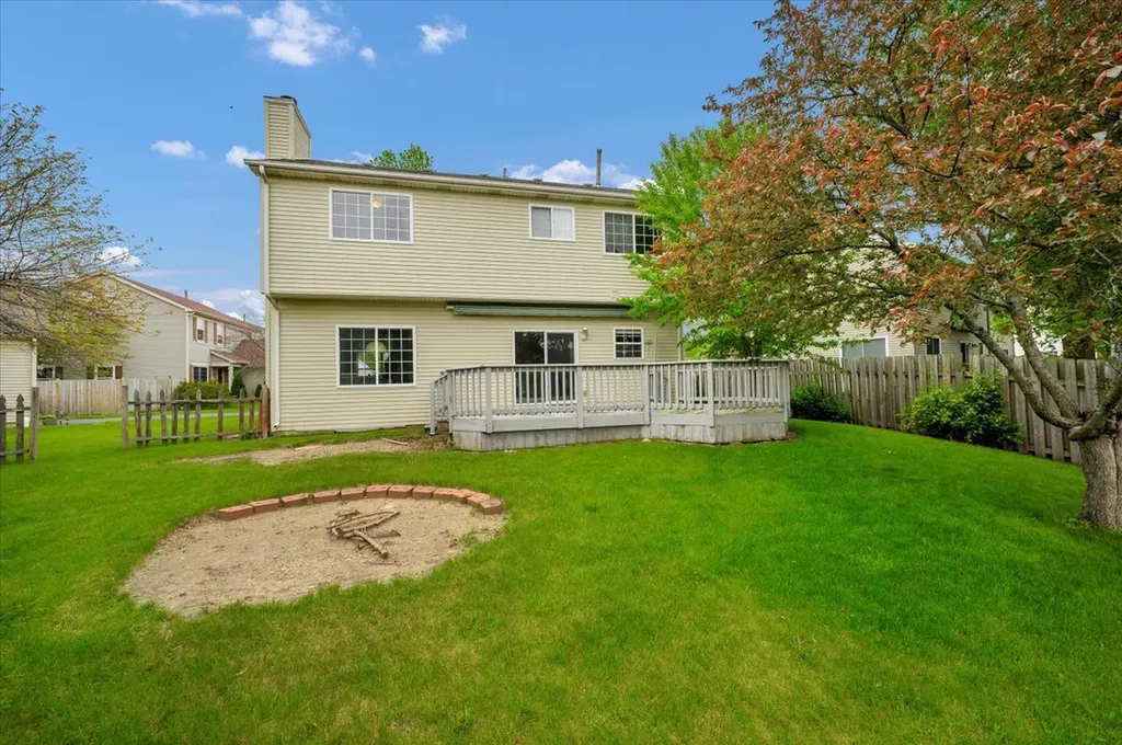 7 Appletree Court Lake In The Hills IL 60156