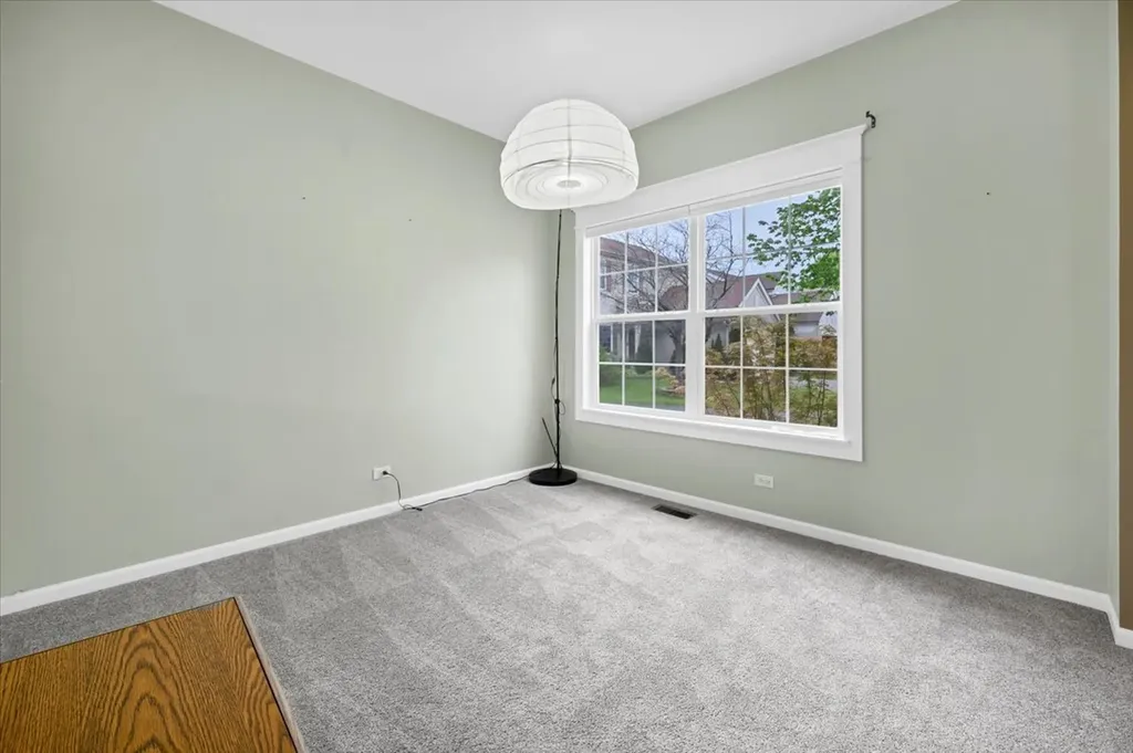 7 Appletree Court Lake In The Hills IL 60156