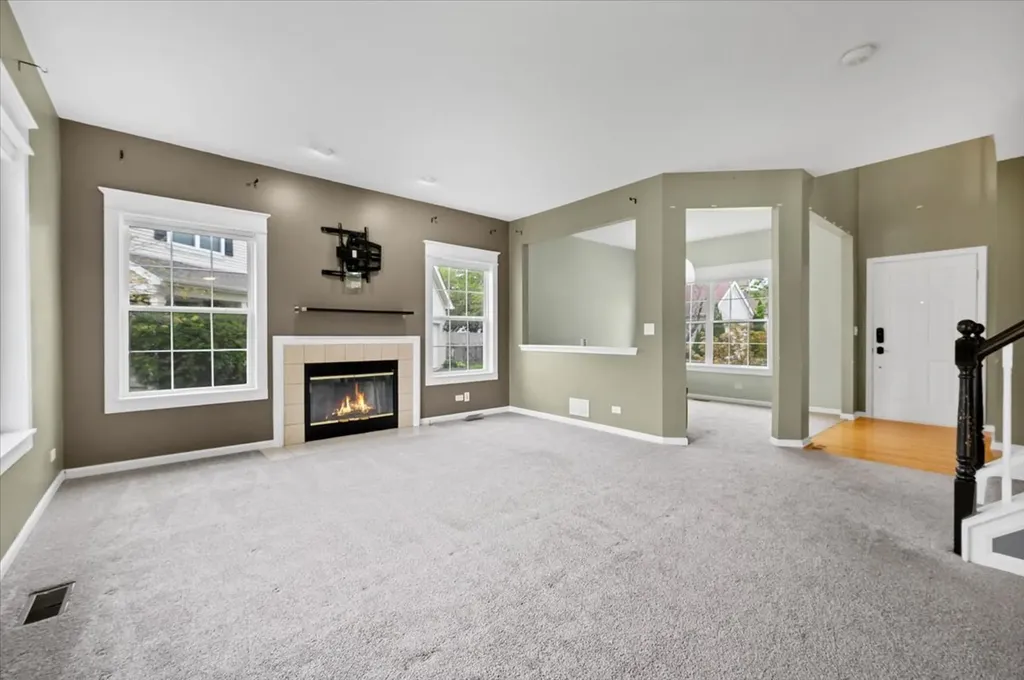 7 Appletree Court Lake In The Hills IL 60156