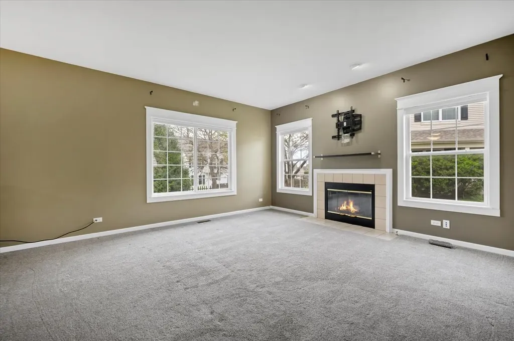 7 Appletree Court Lake In The Hills IL 60156