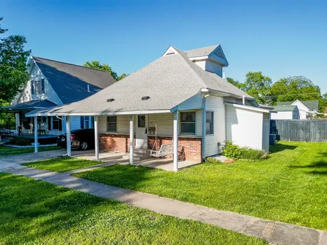 312 North 11th Street Herrin IL 62948