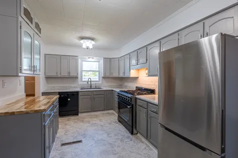 312 North 11th Street Herrin IL 62948