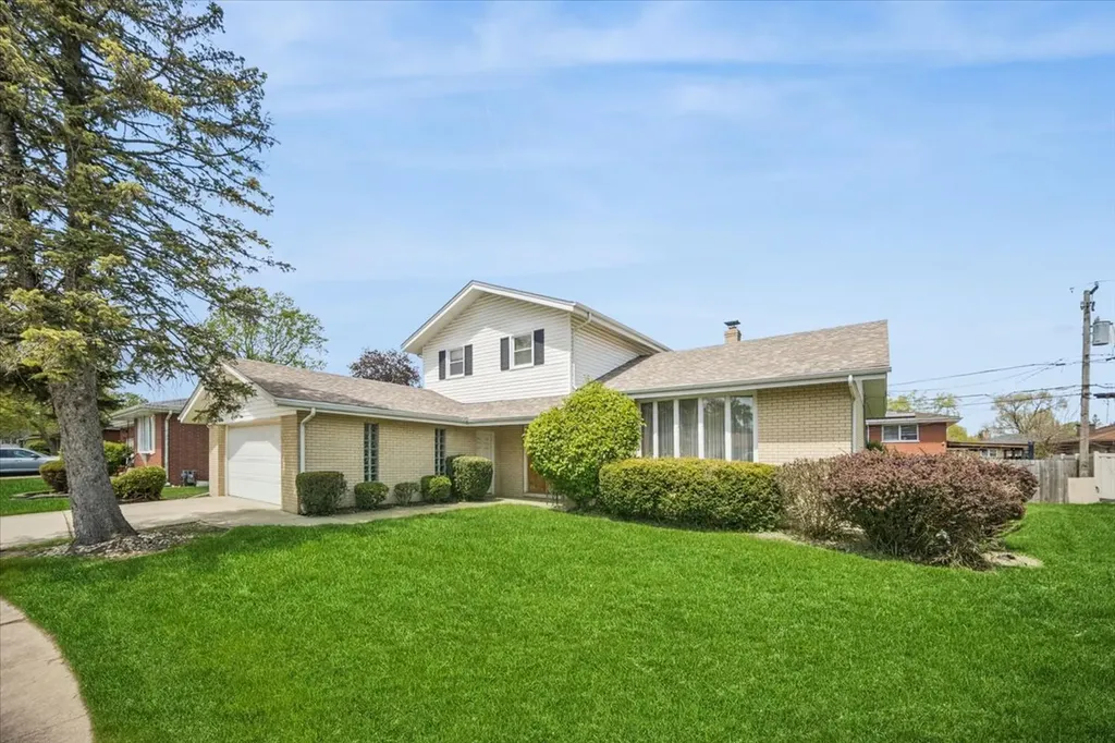 2316 185TH Place Lansing IL 60438