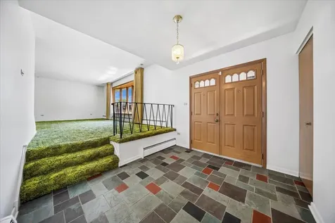 2316 185TH Place Lansing IL 60438