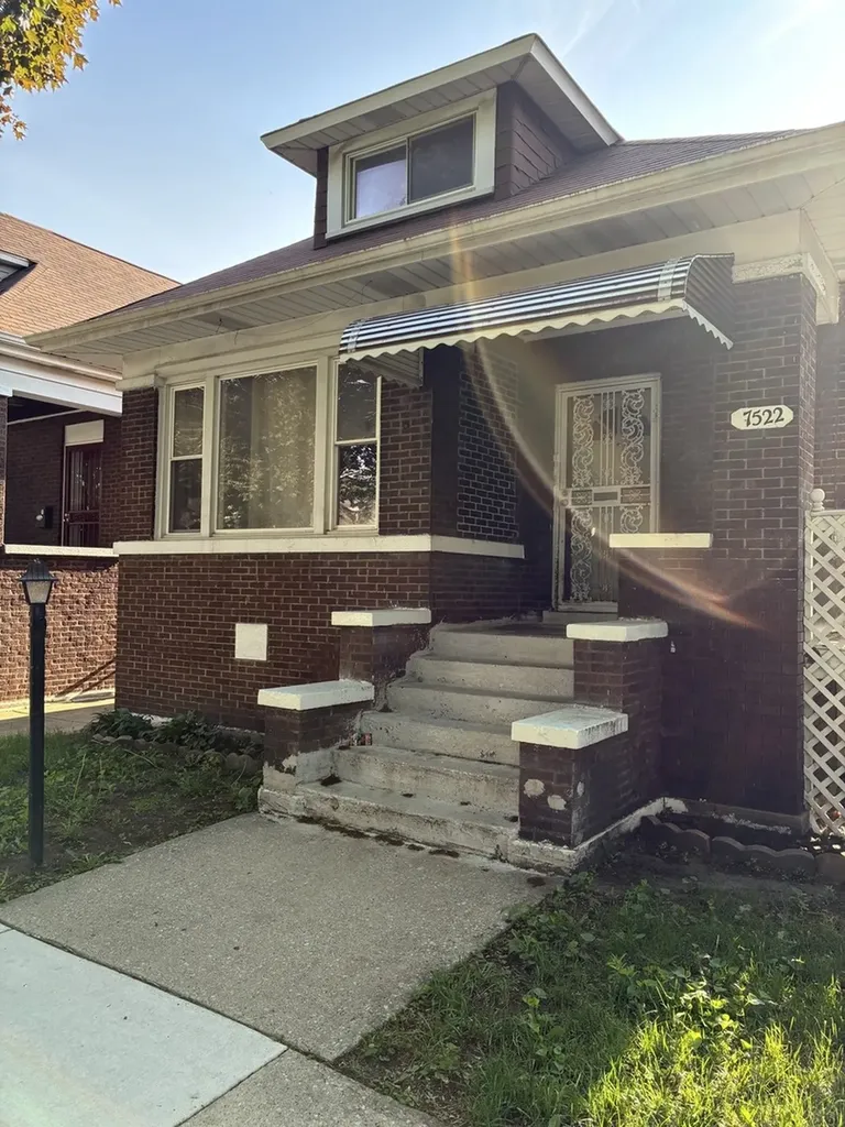 7522 South Vernon Street Chicago IL 60619