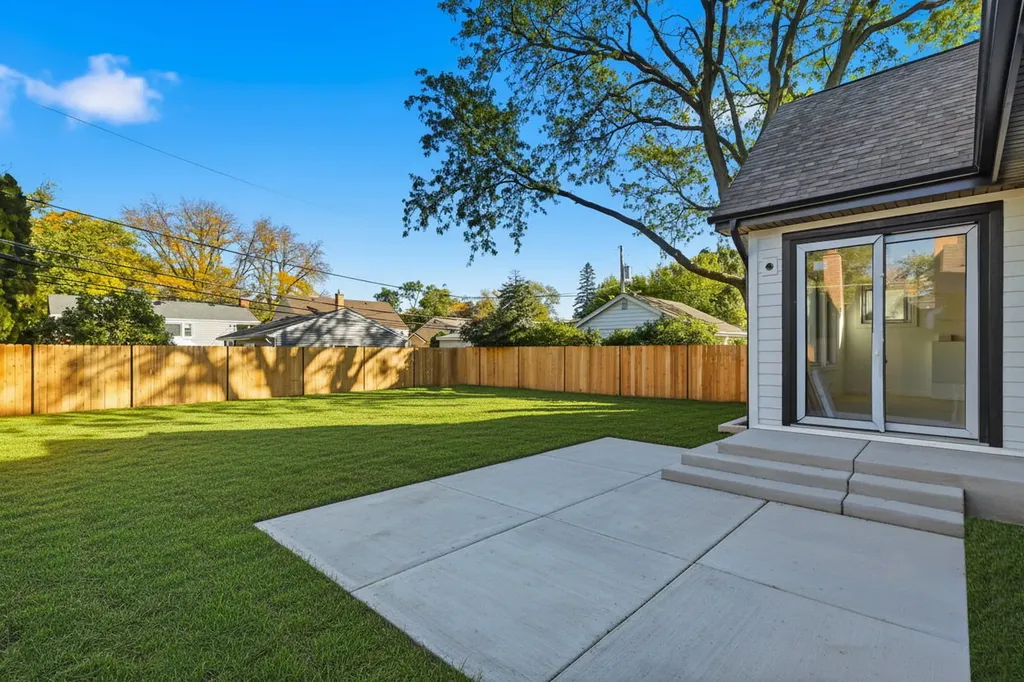 1100 Lois Avenue Park Ridge IL 60068
