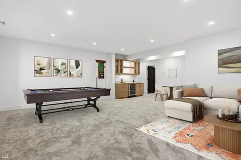 1100 Lois Avenue Park Ridge IL 60068