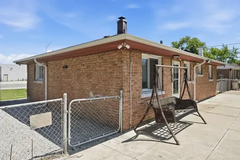 17044 Burnham Avenue Lansing IL 60438