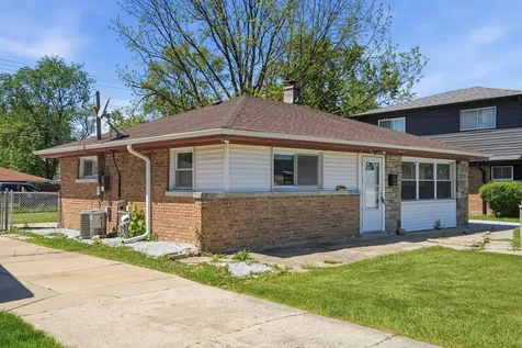 17044 Burnham Avenue Lansing IL 60438
