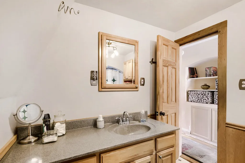 15 West Ann Street Lombard IL 60148