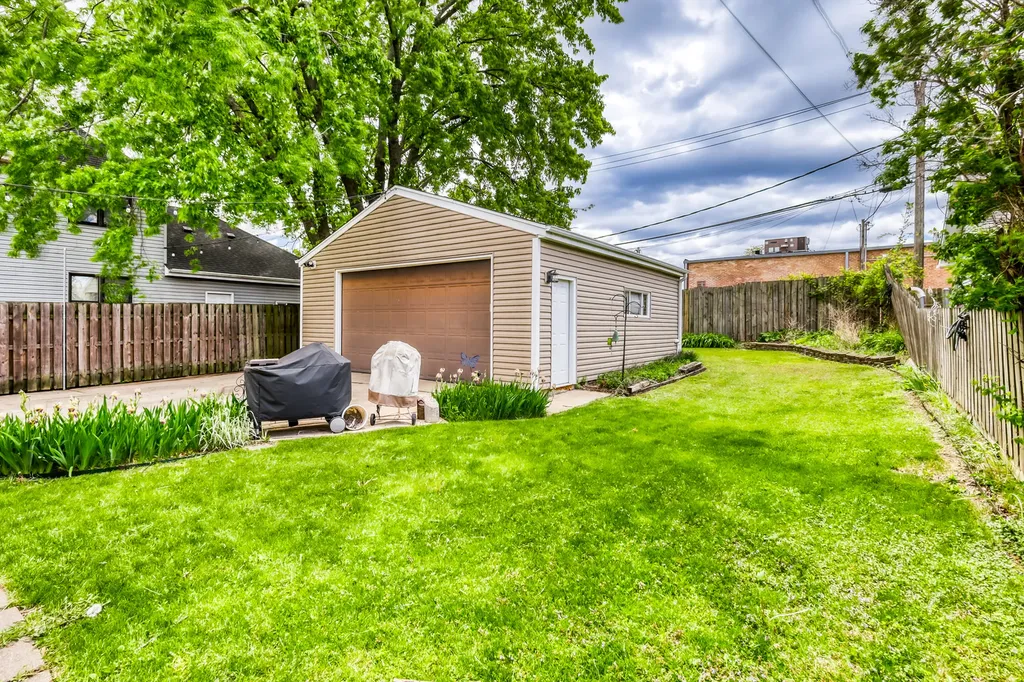15 West Ann Street Lombard IL 60148