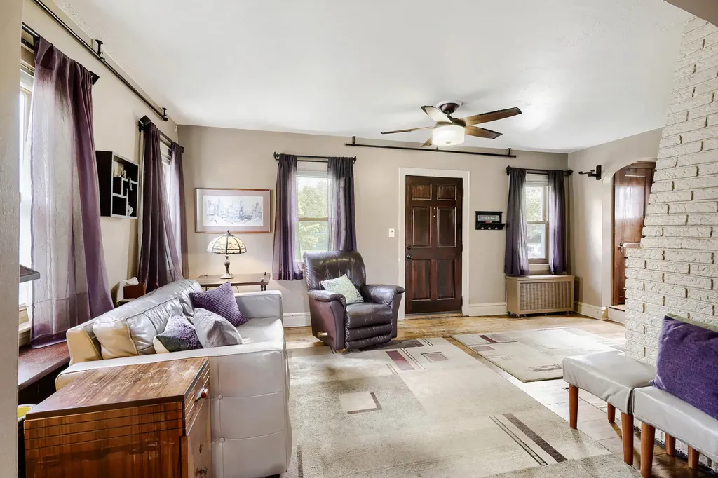 15 West Ann Street Lombard IL 60148