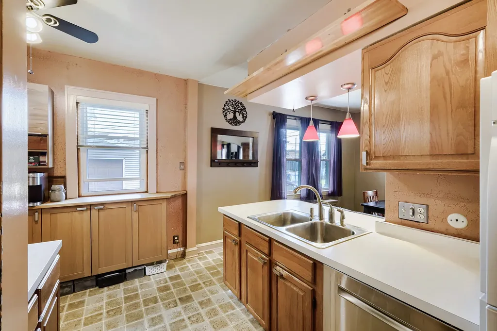 15 West Ann Street Lombard IL 60148