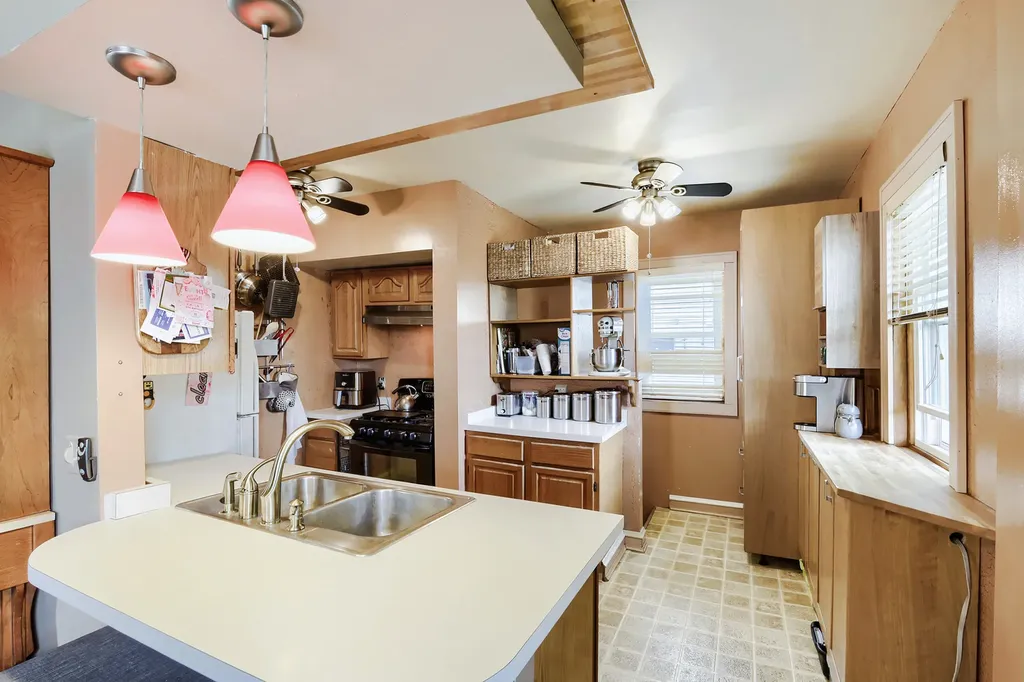 15 West Ann Street Lombard IL 60148