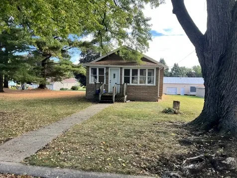913 South 15th Avenue Freeport IL 61032