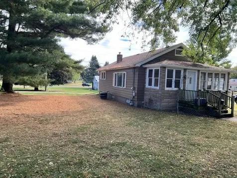 913 South 15th Avenue Freeport IL 61032