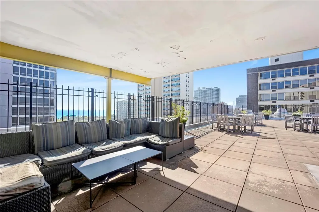 3033 North Sheridan Road Chicago IL 60657