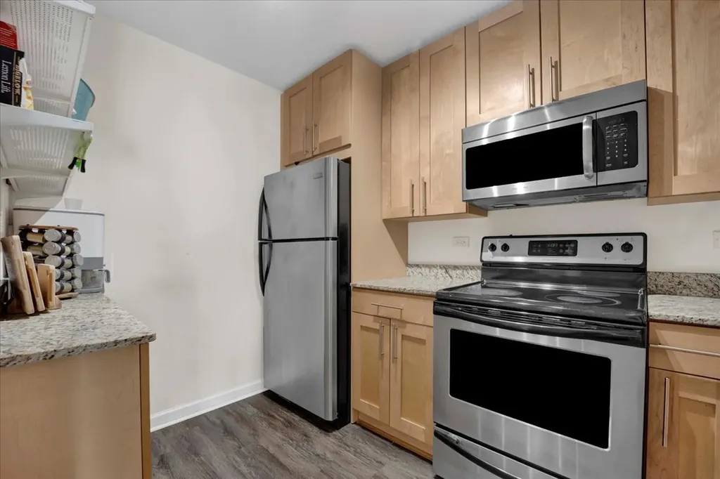 3033 North Sheridan Road Chicago IL 60657