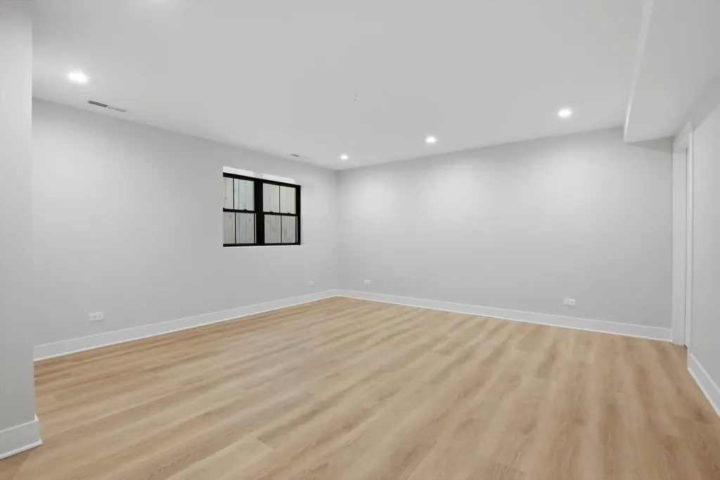 3323 West Belden Avenue Chicago IL 60647