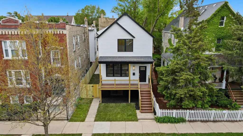 3323 West Belden Avenue Chicago IL 60647