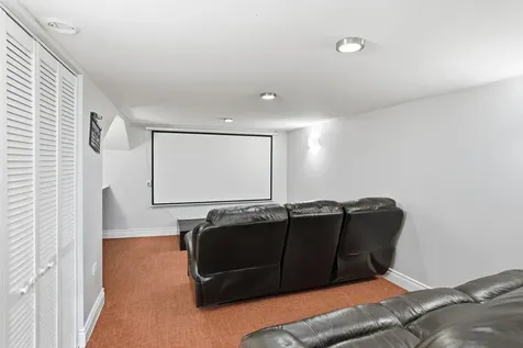 3235 186TH Street Lansing IL 60438