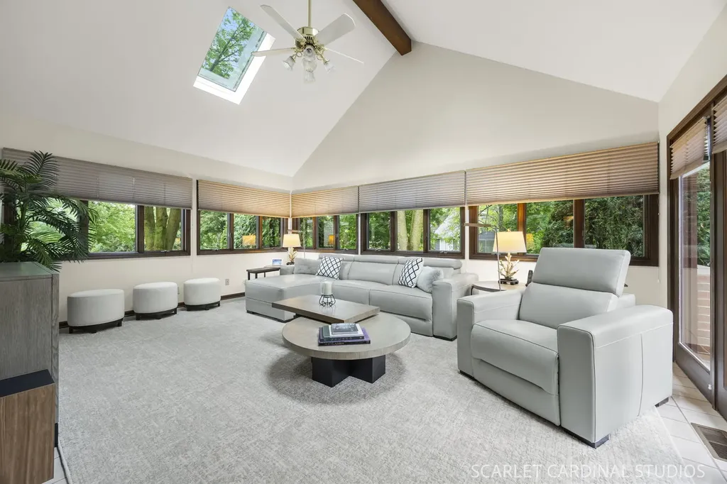 809 Glenmore Court Naperville IL 60540