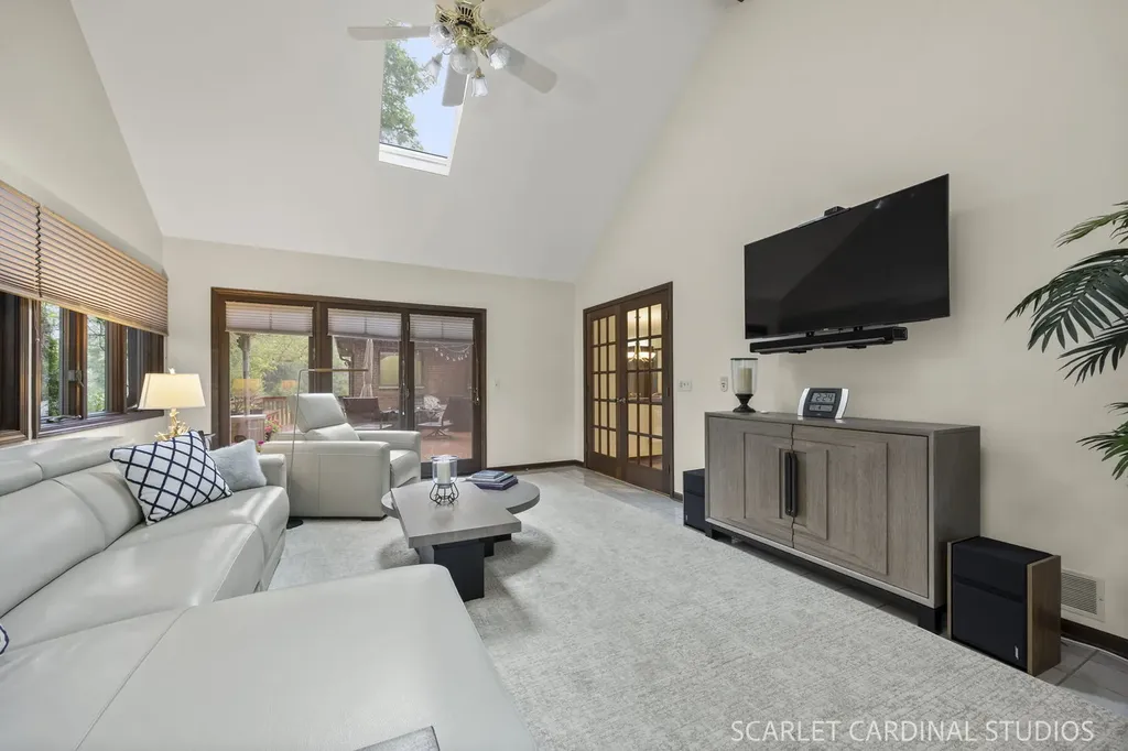809 Glenmore Court Naperville IL 60540