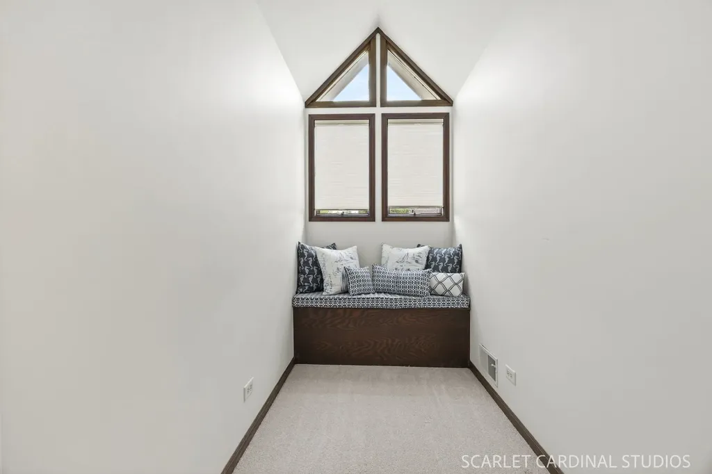 809 Glenmore Court Naperville IL 60540