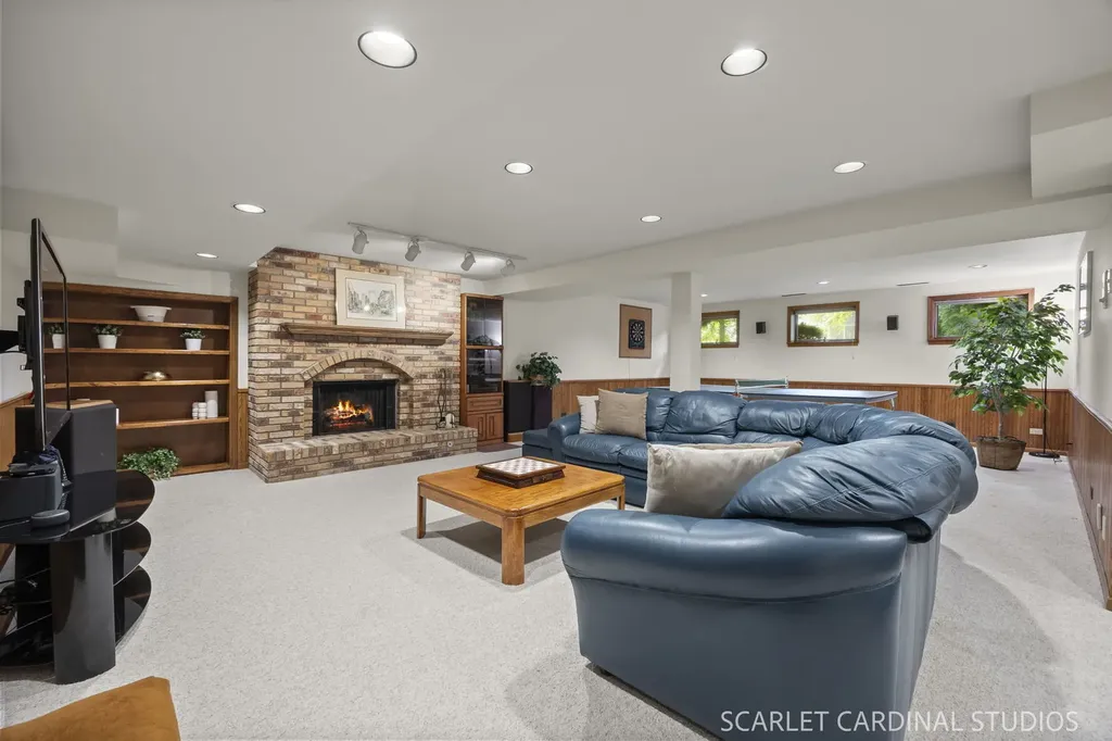809 Glenmore Court Naperville IL 60540