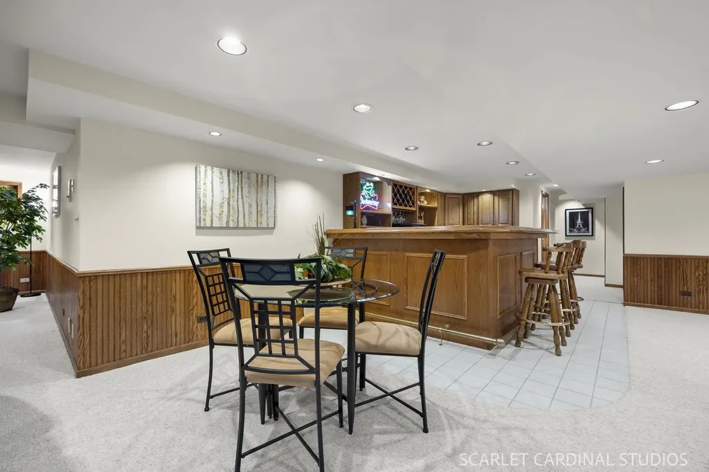 809 Glenmore Court Naperville IL 60540